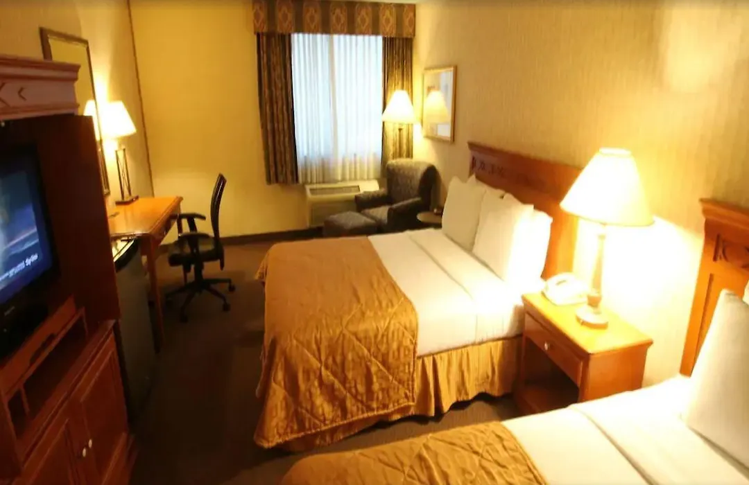 Clarion Hotel Park Central-1