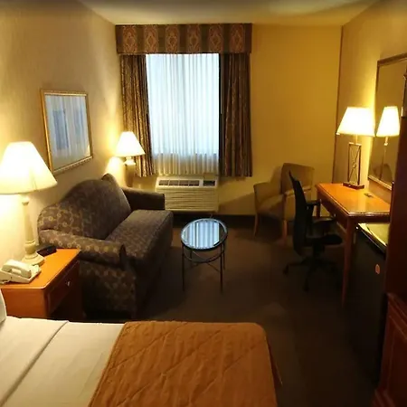 Clarion Hotel Park Central-2